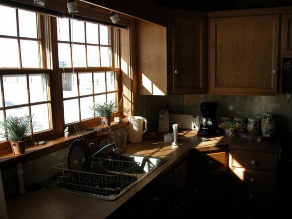 Montana Spirit Guest Lodge Cliff Lake Room photo
